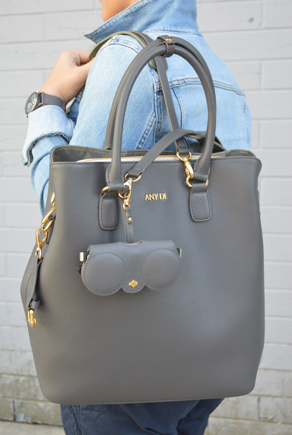 Sac Élégant avec Étui à Lunettes – Design Chic & Polyvalent